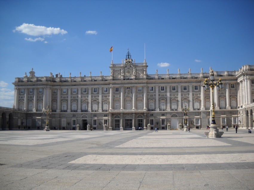 RIUNIONE DELLA RETE CONSOLARE IN SPAGNA PRESIEDUTA DALL’AMBASCIATORE GUARIGLIA