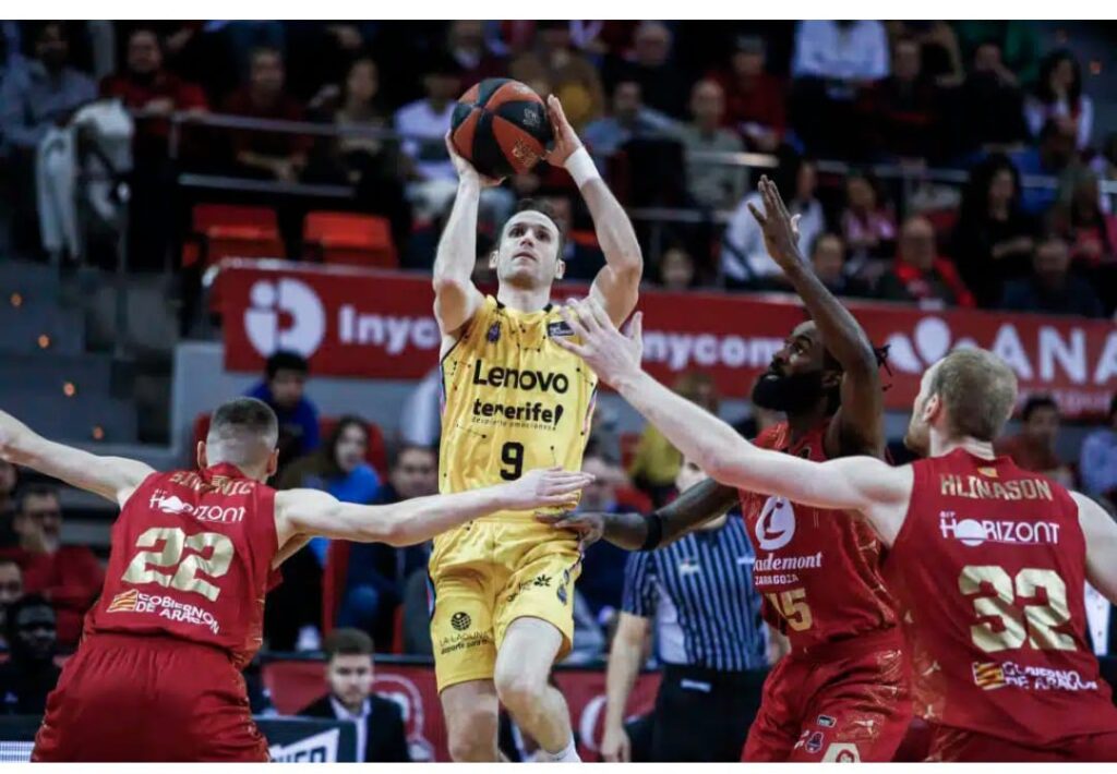 Basket: Lenovo Tenerife soffre e vince a Saragozza all’overtime (83-87)