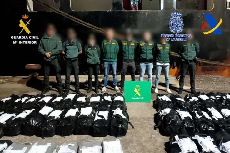 INTERCETTATA UNA IMBARCAZIONE CON 4,5 TONNELLATE DI COCAINA NELLE ISOLE CANARIE.