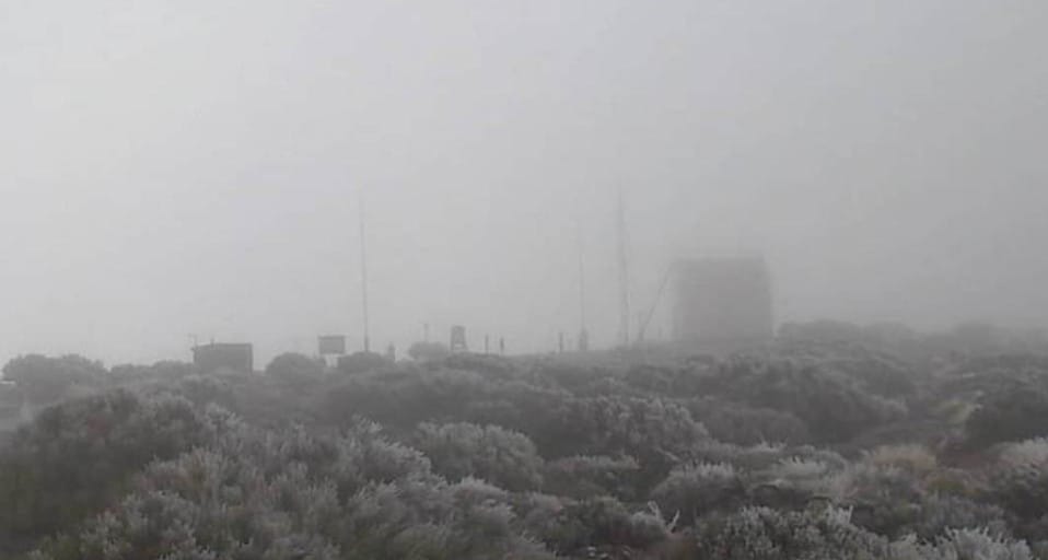 Le basse temperature causano il gelo sul Monte Teide