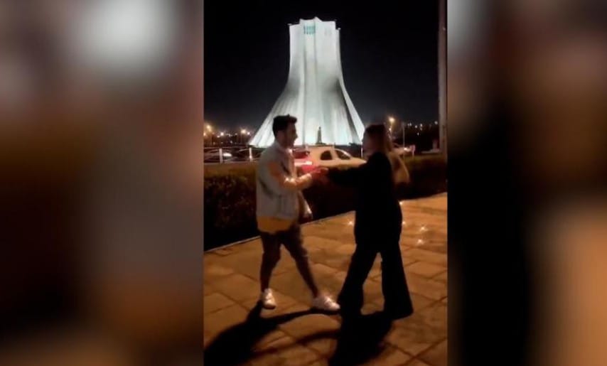 Iran, condannati a 10 anni e mezzo di carcere per un ballo.