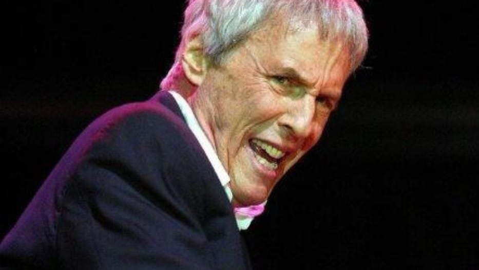Morto il maestro premio Oscar Burt Bacharach: è stato uno dei compositori più grandi del XX secolo