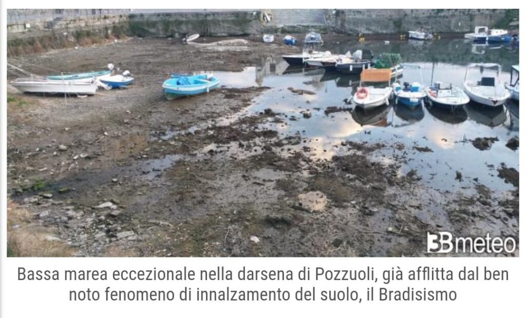 Meteo – Bassa marea eccezionale in Italia, il mare si ritira dai porti di Napoli e Bari, in secca anche i Canali di Venezia.