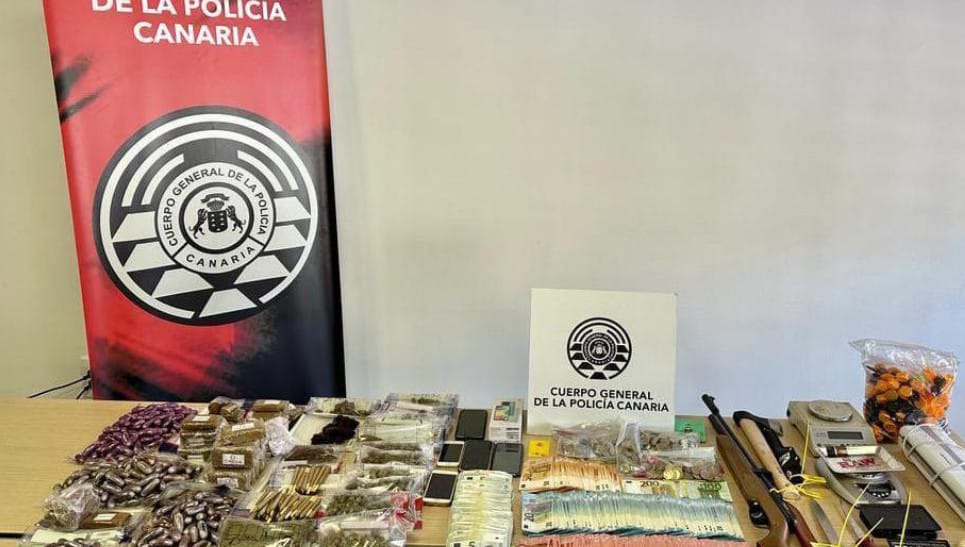 Smantellato un supermercato della droga a Tenerife e sequestrato un arsenale di armi