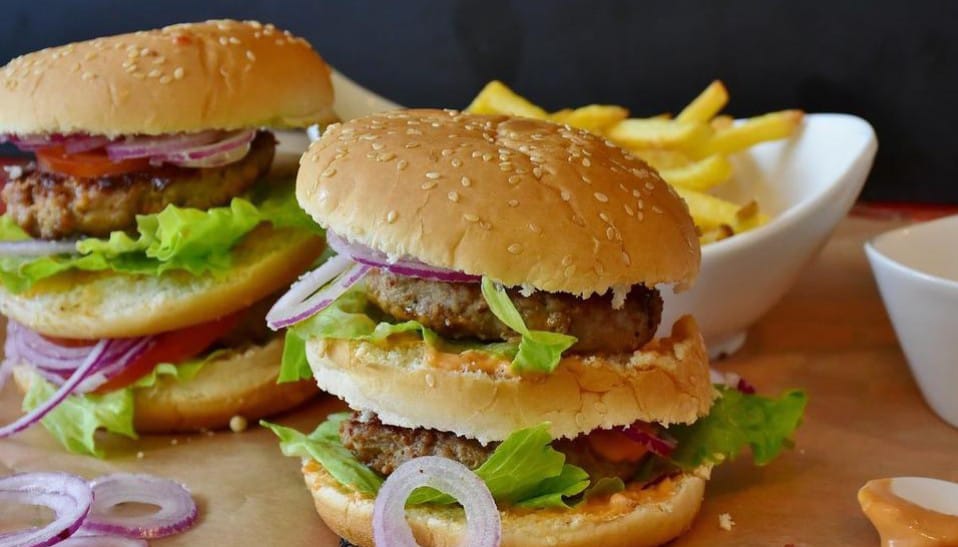Un popolare ristorante di hamburger di Tenerife costretto a cambiare nome perché coincide con quello di un altro ristorante.