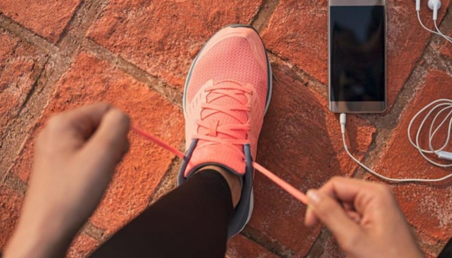 Camminare è il segreto della longevità. Anche delle app che usano i tuoi passi per tracciarti