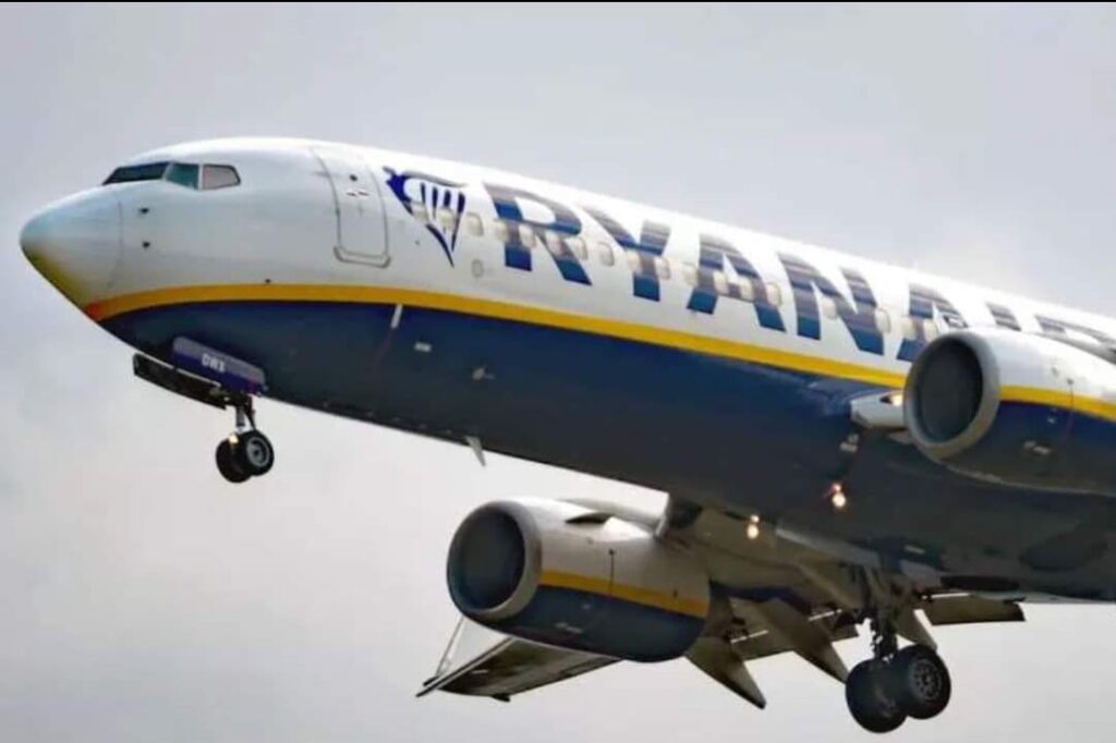 DIVIETO DI ALCOLICI DA PARTE DI RYANAIR: LE BOTTIGLIE DUTY-FREE DEVONO ESSERE MESSE IN STIVA.