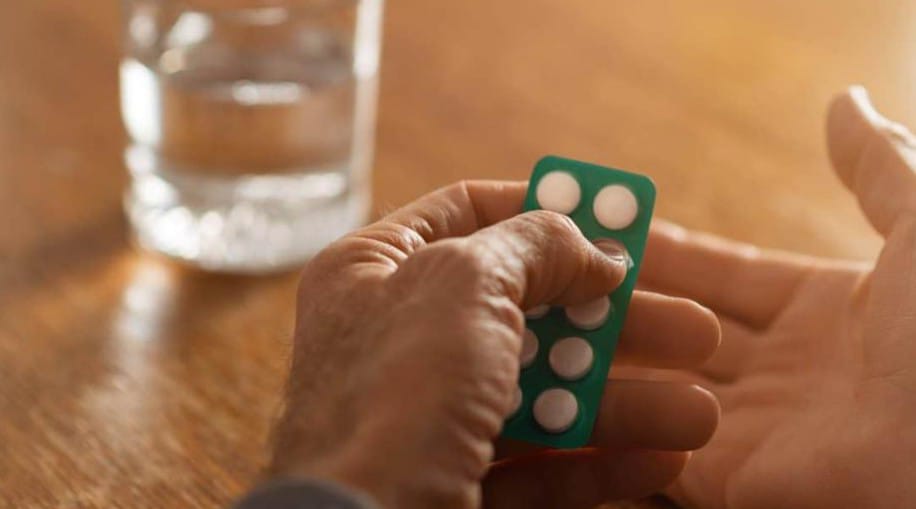 Il rischio di assumere aspirina in età avanzata: l’avvertimento dei medici
