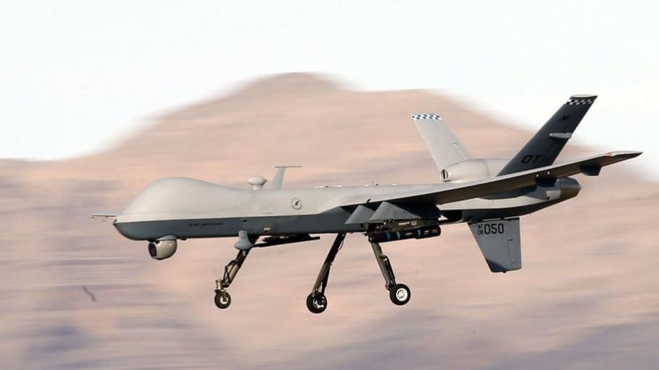 In una simulazione bellica un drone guidato da intelligenza artificiale si è ribellato al suo operatore e l’ha ucciso. Ma l’Air Force smentisce