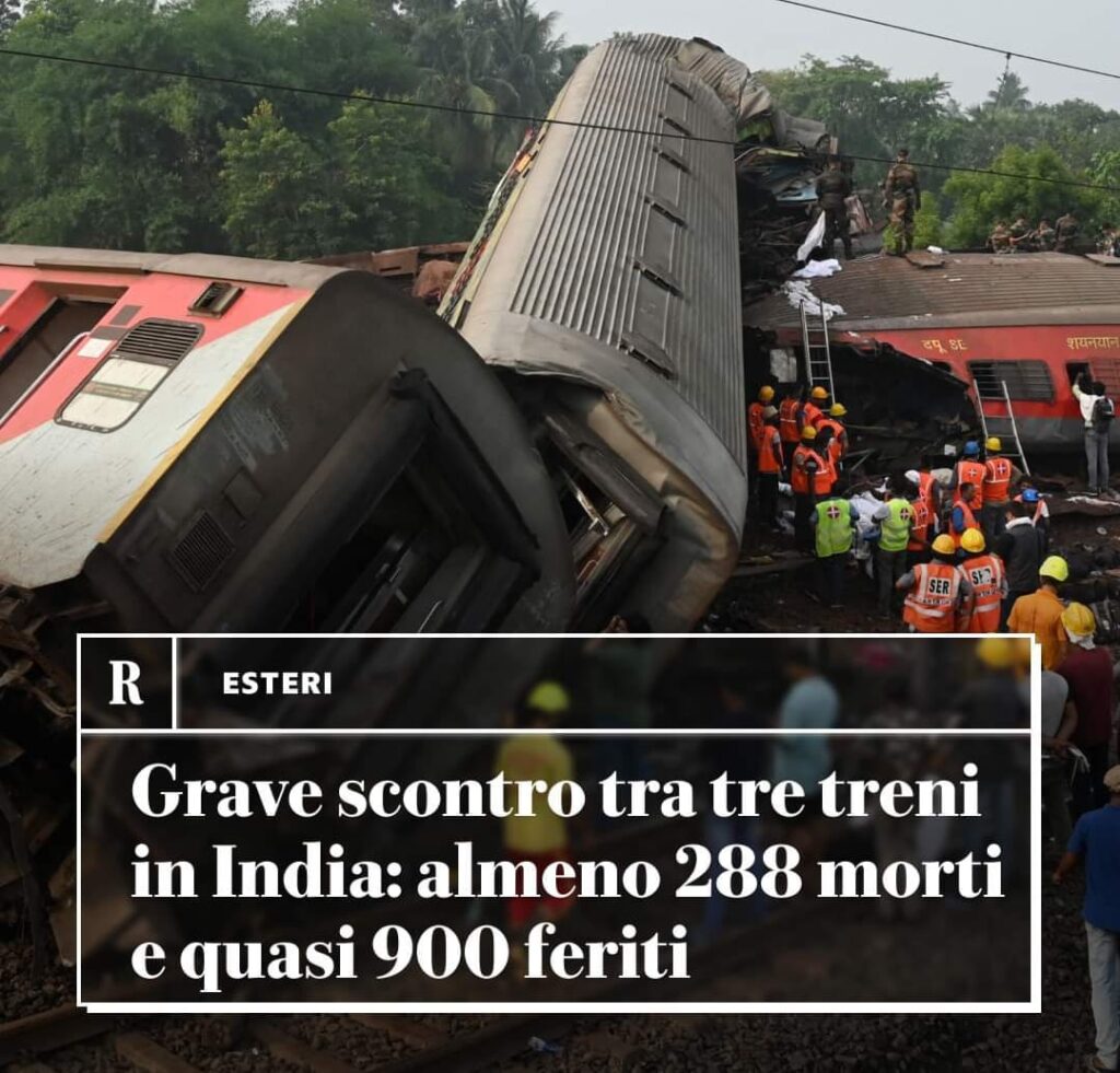Quasi 300 persone hanno perso la vita in India dopo che un treno passeggeri si è scontrato con un treno merci nel distretto di Balasore, nello Stato occidentale dell’Orissa.