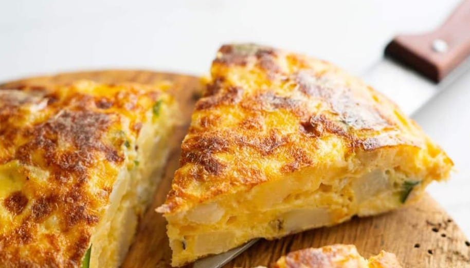 Un trucco geniale da parte di uno dei più grandi chef spagnoli su cosa fare con la frittata di patate avanzata