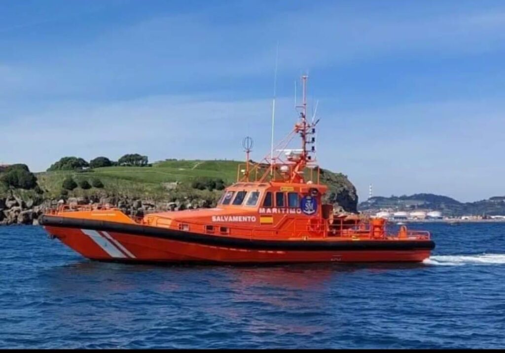 La rotta delle Canarie non si ferma: dieci imbarcazioni con quasi 500 migranti soccorse nelle ultime 24 ore.