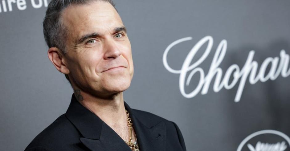 Robbie Williams: “Disprezzo il mio corpo”. La popstar si confida sul dismorfismo di cui soffre