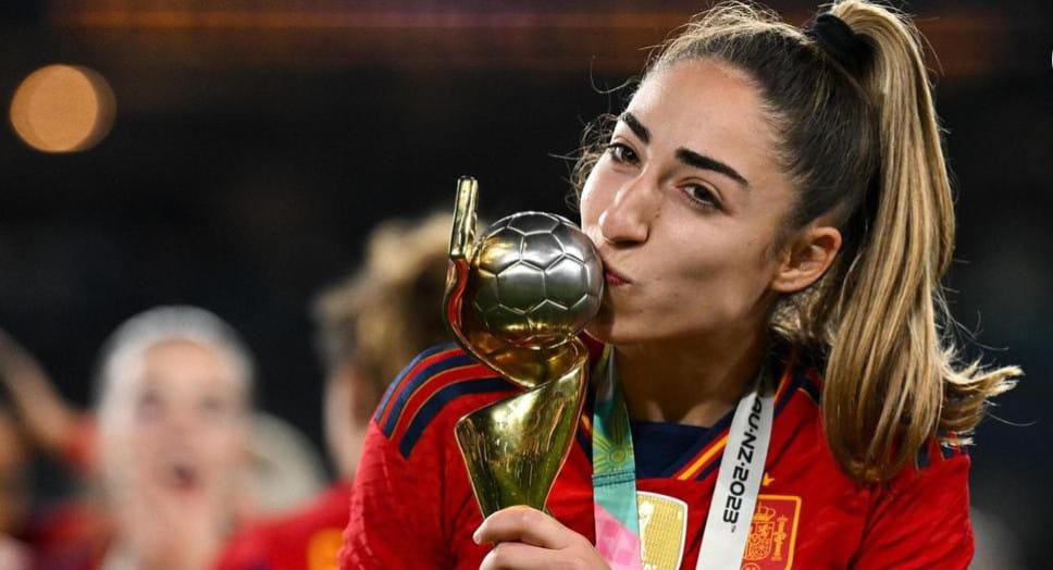 Olga Carmona, la calciatrice della Spagna che ha deciso il Mondiale scopre della morte del padre dopo la partita