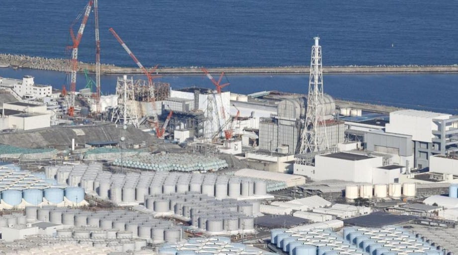 Il Giappone sverserà in mare, da giovedì, l’acqua contaminata di Fukushima. Hong Kong: “Limiti alle importazioni di cibo