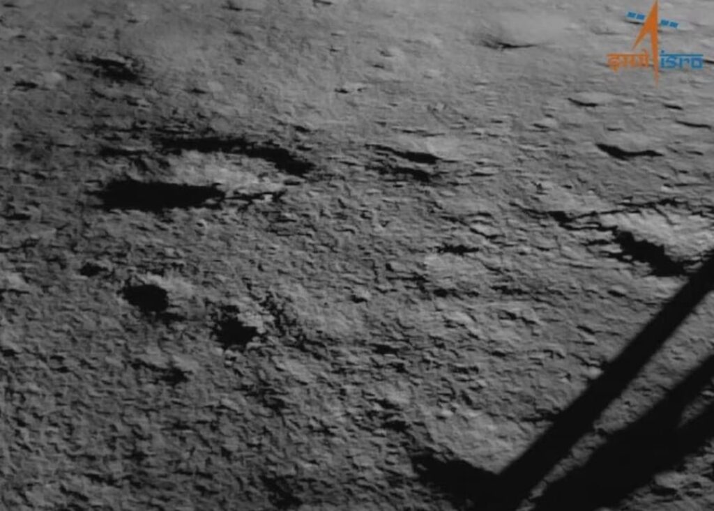 Le prime immagini dello sconosciuto polo sud della Luna catturate dalla sonda indiana