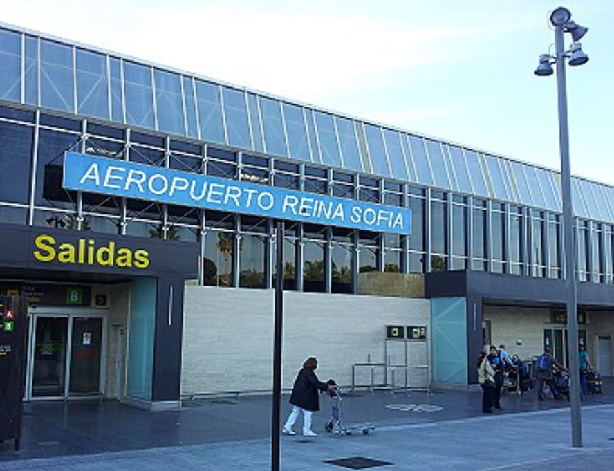 Aumento del traffico aereo nelle Isole Canarie rispetto al 2022: oltre 4 milioni di passeggeri ad agosto.