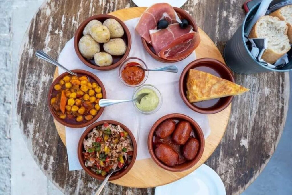 La CSI è molto chiara su quale sia il cibo più tipico delle Isole Canarie: lo pensa il 67% delle persone.