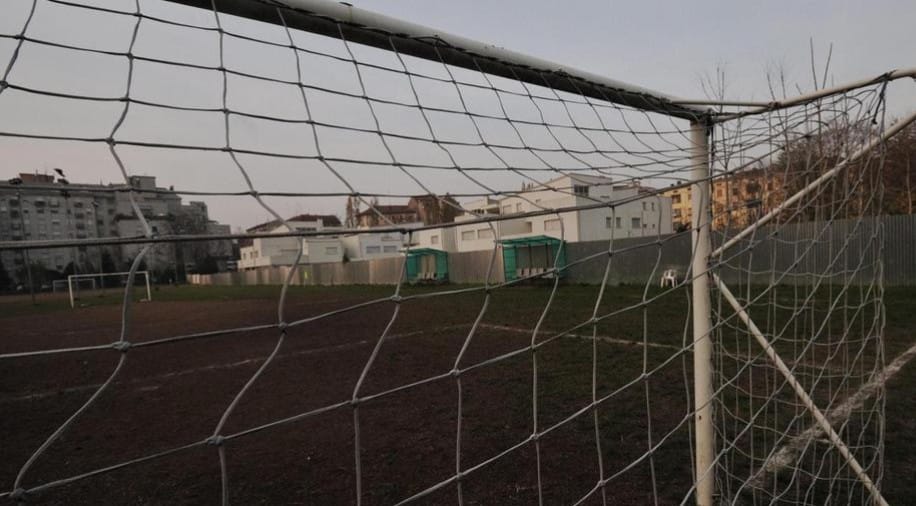 Graffignana, allenatore di una squadra di calcio di bambini picchiato da un genitore: grave trauma per il colpo alla testa ricevuto
