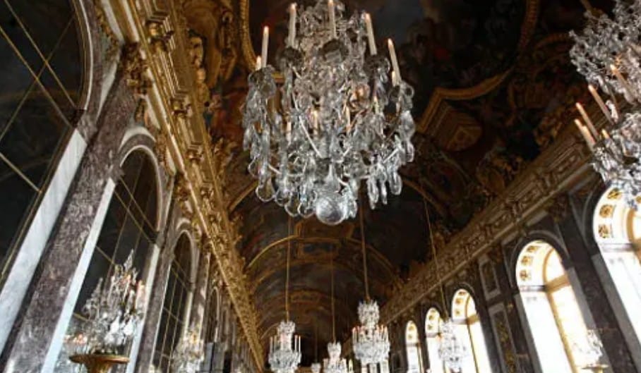 Allerta bomba, evacuata di nuovo Versailles