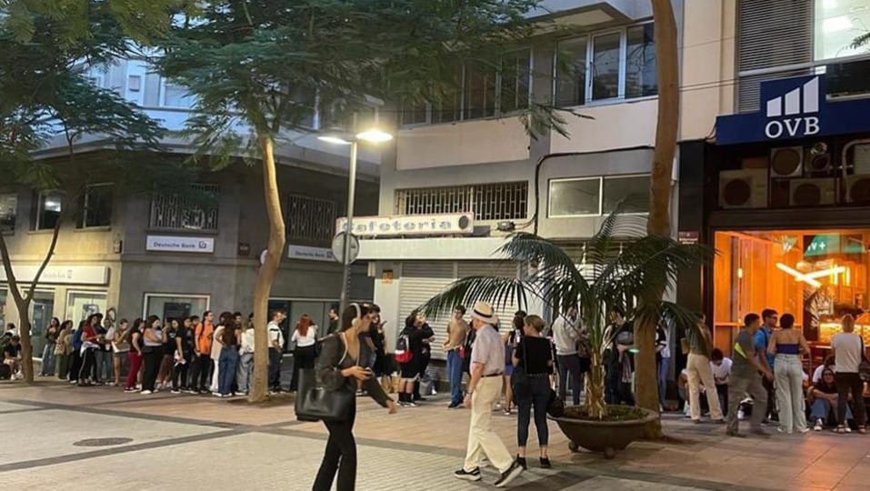 Lunghe code all’inaugurazione di Goiko a Tenerife