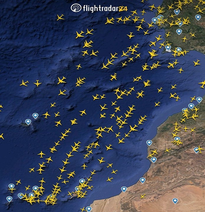 L’immagine spettacolare del traffico aereo tra penisola iberica e Isole Canarie