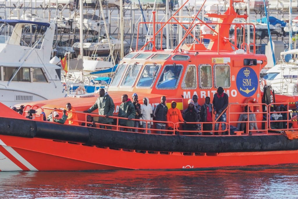 Immigrazione, cinque barconi in meno di 24 ore sono giunti nei porti dell’Arcipelago