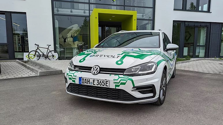 La startup che trasforma la tua auto a benzina in una elettrica in otto ore.