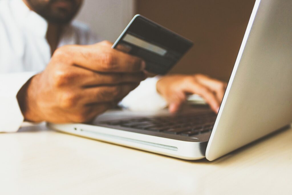 Fare acquisti online durante le Feste: ecco il decalogo di Tenerife Notizie per fare shopping in modo sicuro
