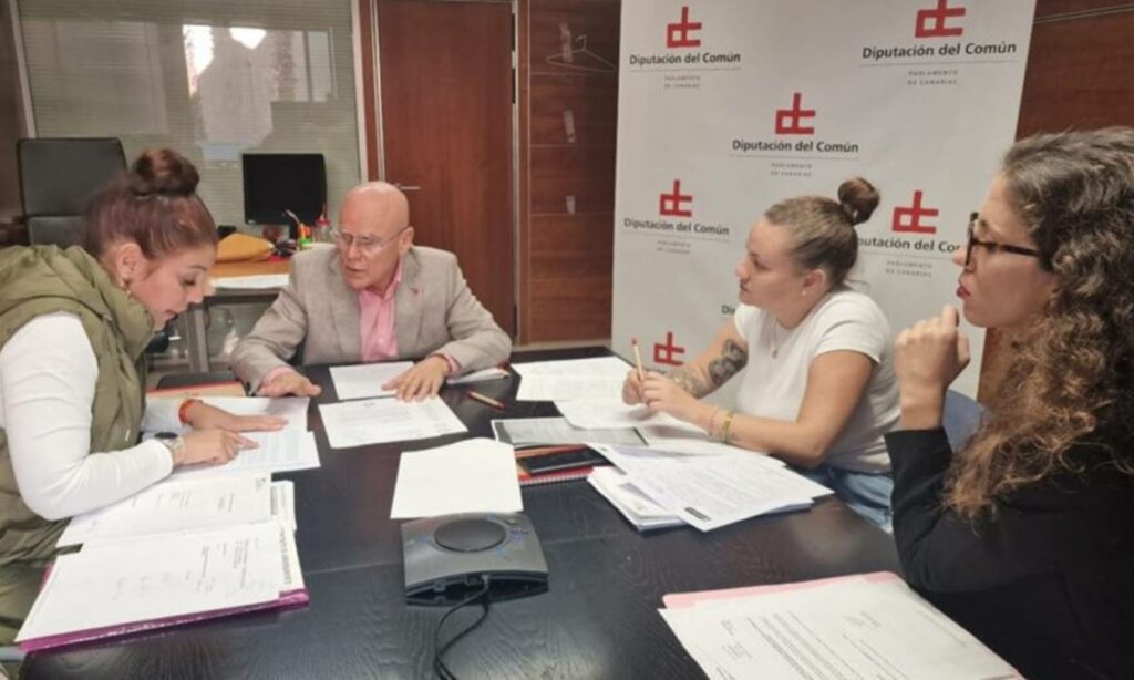 Il dramma di 93 famiglie ad Añaza: annunciano di trovarsi sull’orlo dello sfratto.
