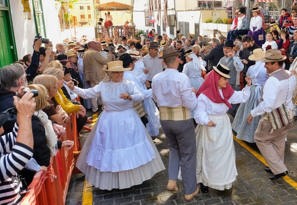 Romeria di Arona: oggi messa cantata, benedizione degli animali e serata danzante.