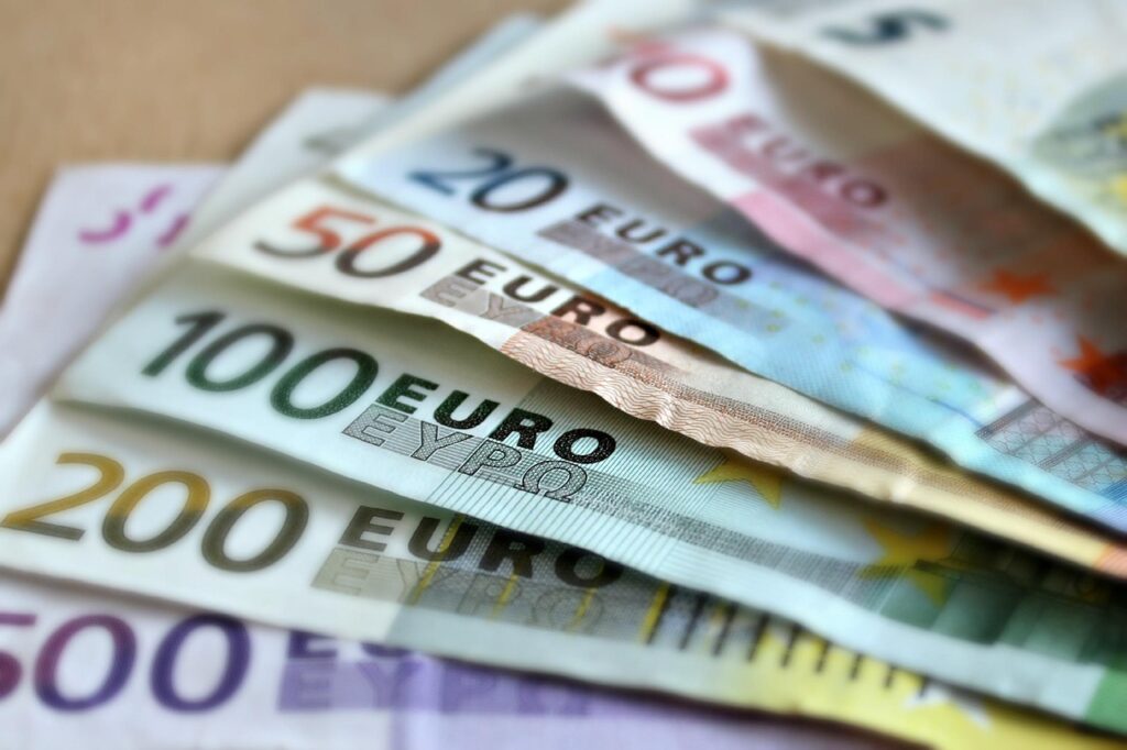 Salario minimo, per chi lavora in Spagna: ecco quanto aumenta da questo mese