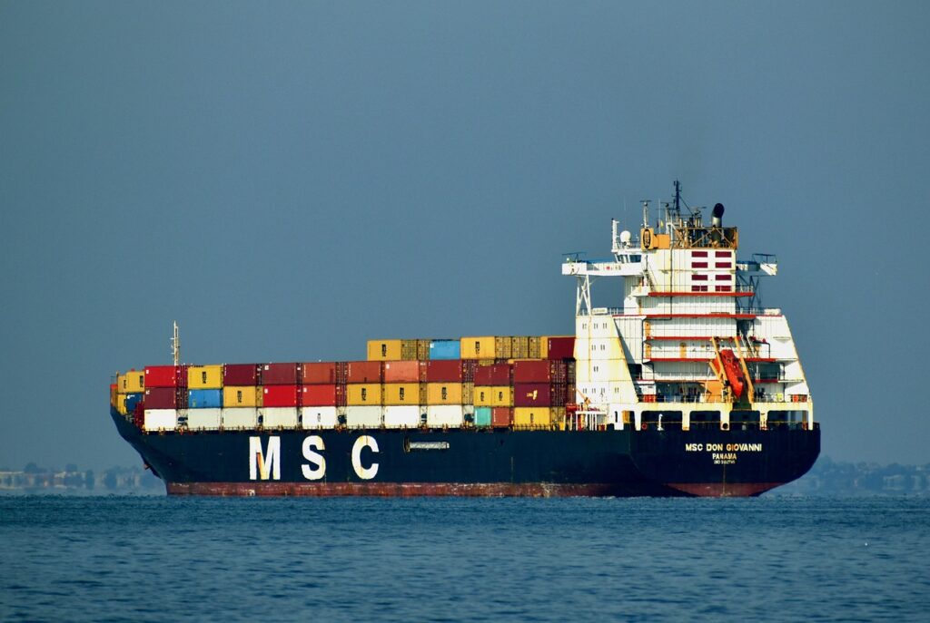 Rischio di inflazione: gli attacchi al Mar Rosso fanno salire i costi del trasporto marittimo