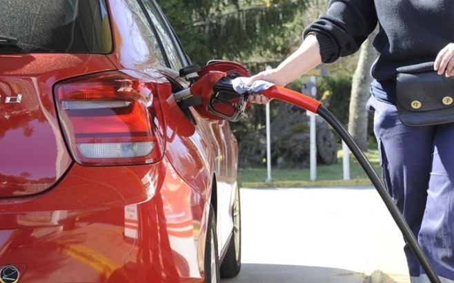 L’alternativa che l’UE sta considerando per consentire ai veicoli a benzina e diesel di continuare a circolare