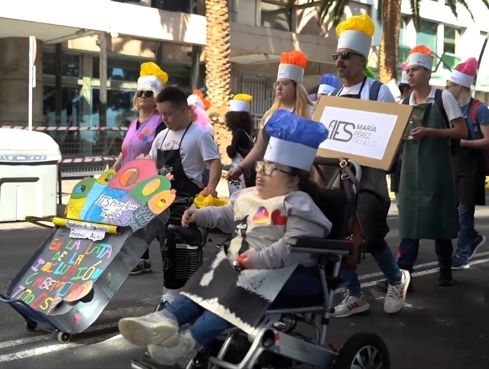 5.000 persone con disabilità partecipano a Santa Cruz nel primo Carnevale dell’Inclusione