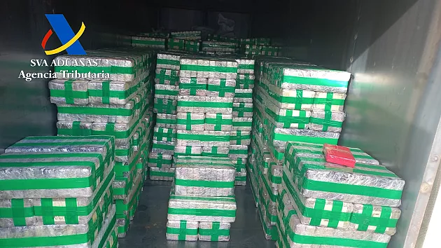 Intercettati 8.000kg di cocaina nascosti con un nuovo metodo nel porto spagnolo di Algeciras