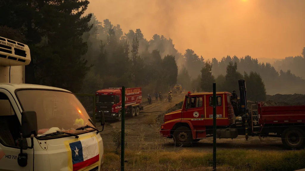 Il Cile dichiara lo stato di emergenza a causa degli incendi che stanno colpendo il paese