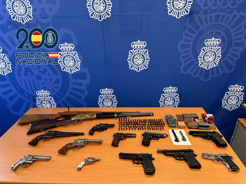 Arrestato a Tenerife un uomo con 9 armi da fuoco pronte all’uso e numerose munizioni