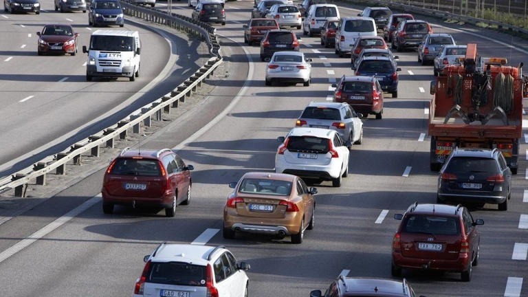 La DGT sanzionerà i conducenti che circolano sulla corsia di sinistra a velocità inadeguata