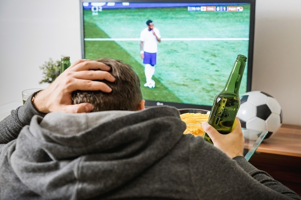 Multe per la visione di calcio pirata in Spagna, ecco cosa si rischia