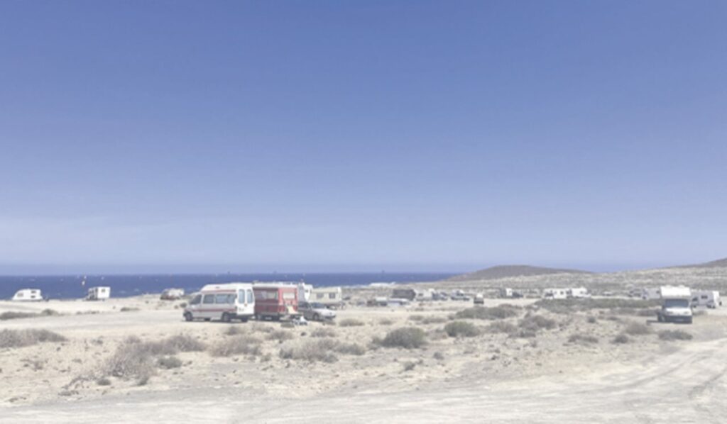 La massiccia presenza di camper e caravan sta diventando un problema in diversi comuni del sud