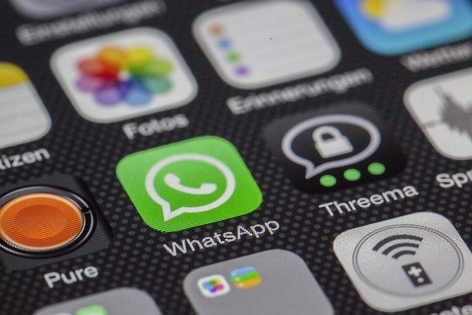 Truffa del codice a 6 cifre su WhatsApp: come difendersi dal furto del profilo