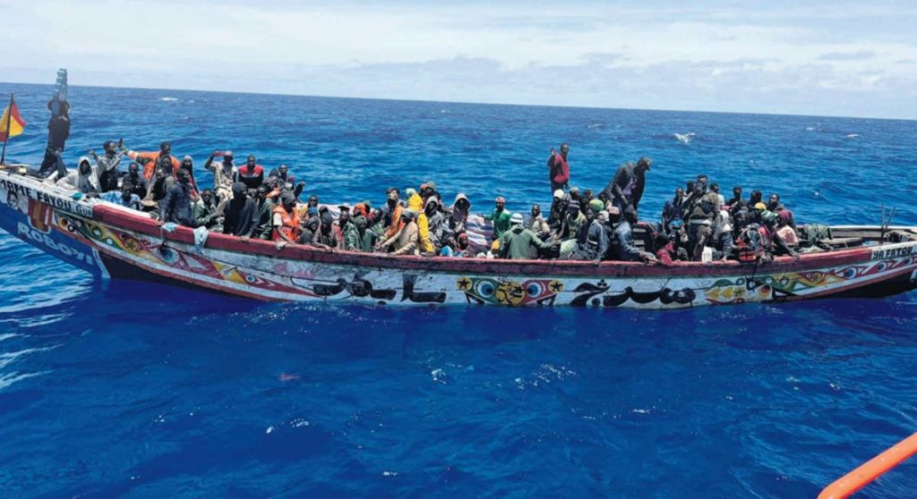 Migranti, ancora sbarchi: sono arrivate tre imbarcazioni con 230 persone
