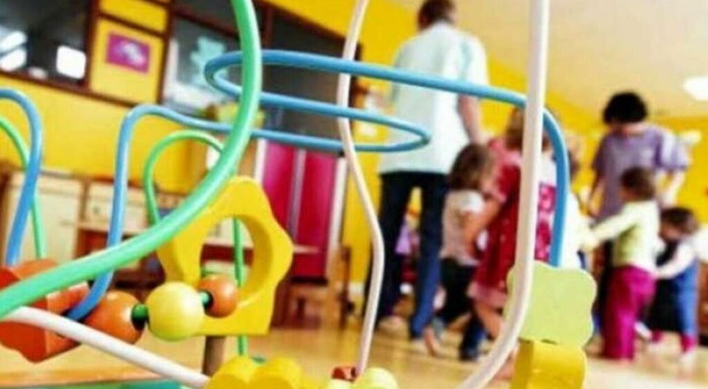 Italia, blitz all’asilo nido degli orrori: in manette la titolare e due educatrici