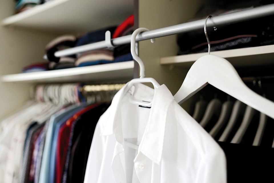 Secondo uno studio a comprare i vestiti firmati sono i ‘poveri’ che cercano di sembrare ‘ricchi’