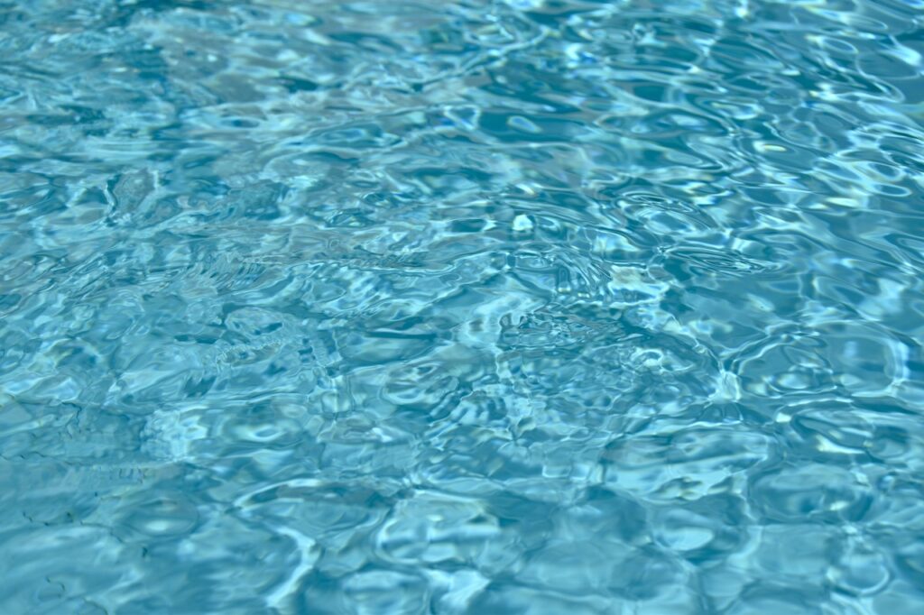 Uomo di 30 anni grave dopo avere rischiato di annegare nella piscina di un complesso turistico ad Adeje