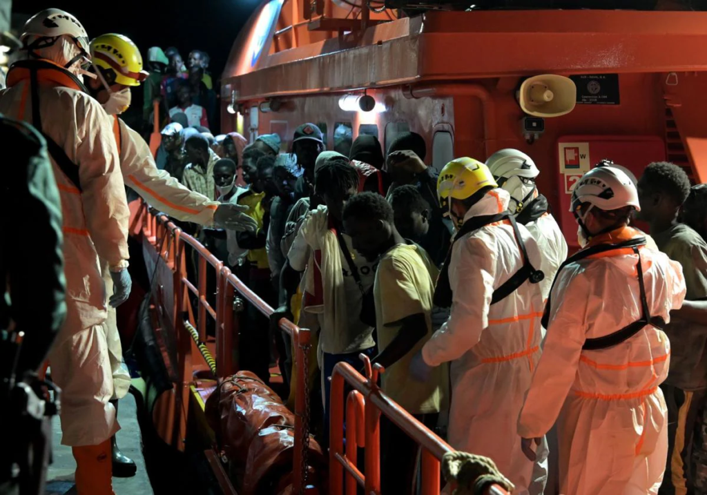 Migranti, fine settimana di sbarchi nelle coste canarie