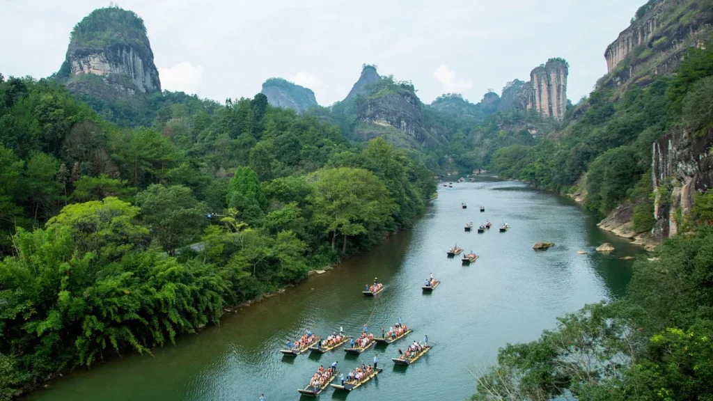La Cina esenta dal visto 17 nazioni europee per incentivare il turismo