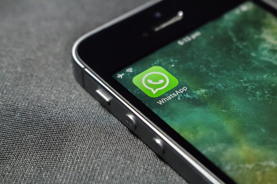 WhatsApp, fate attenzione alla “truffa dell’account verificato”