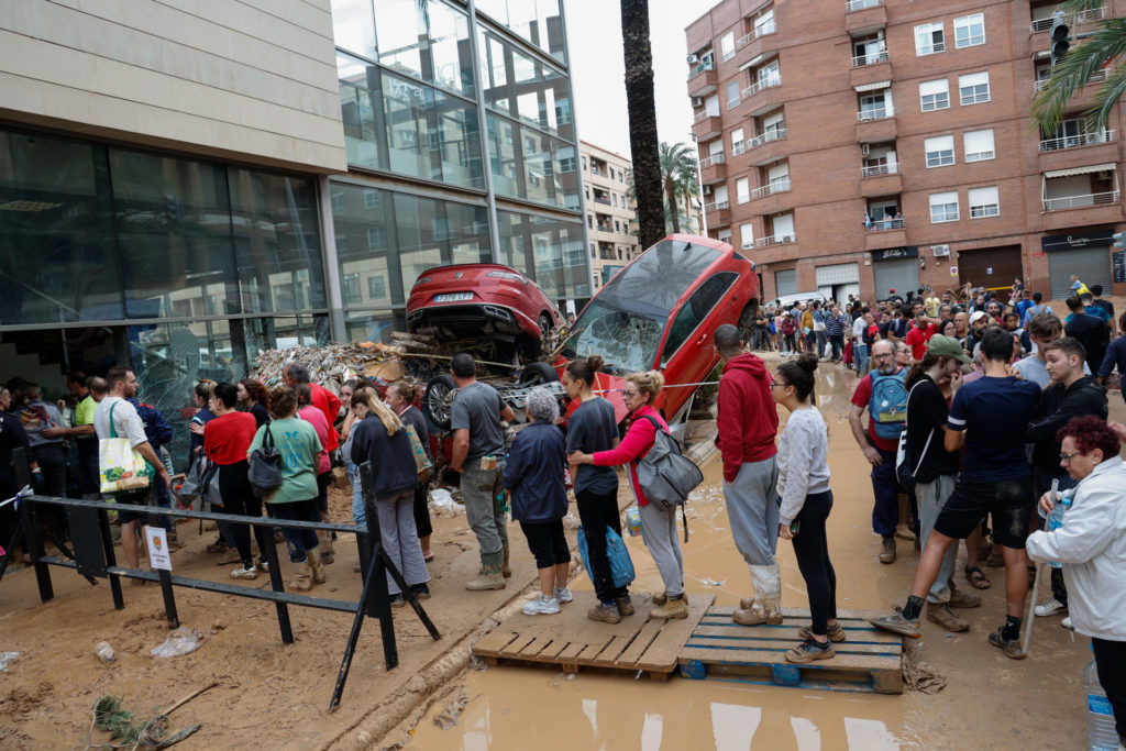 Valencia, aumenta il numero delle vittime mentre si cercano ancora decine di dispersi